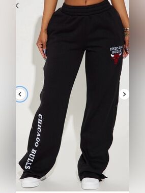 NBA Chicago Bulls Womens tear-away Jogger pants Side Snap Black Size XL